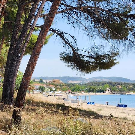 Pine Beach Holiday Home 2 Bedrooms 50 Meters To The Beach Kalyves Polygyrou ภายนอก รูปภาพ